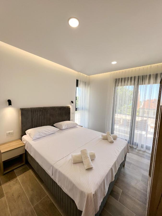 Square Residence Улцин Екстериор снимка