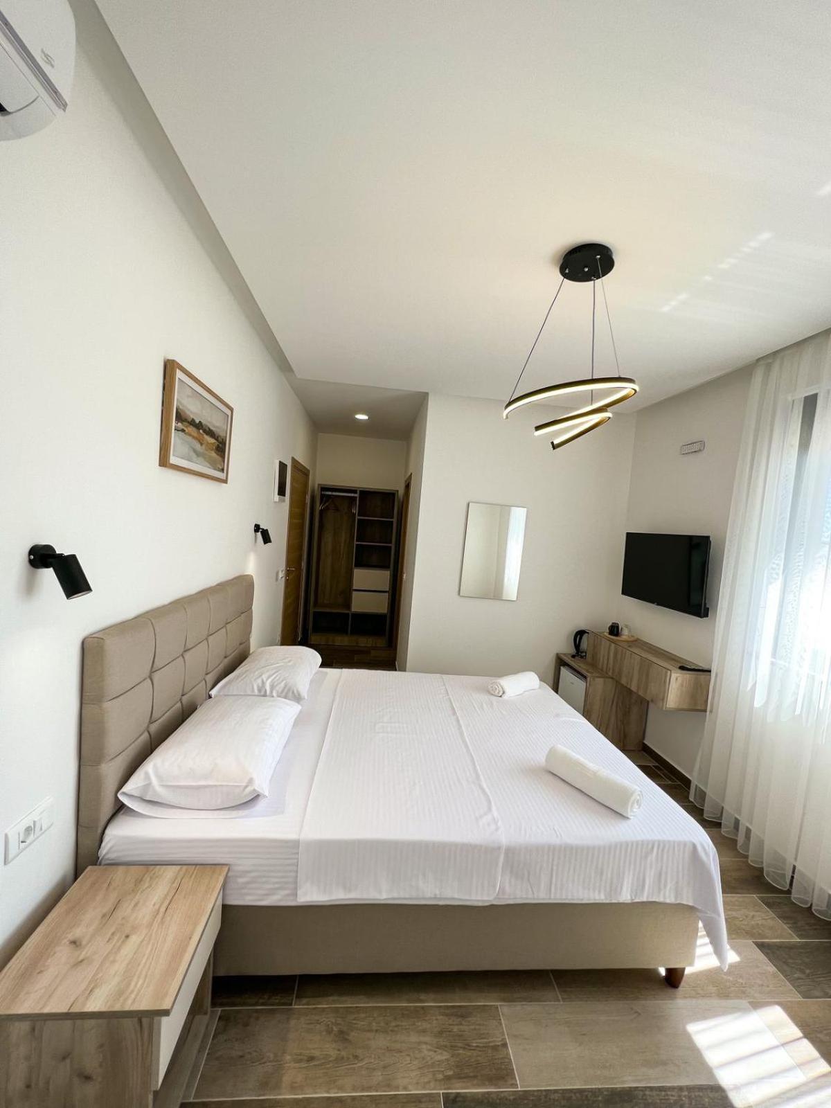 Square Residence Улцин Екстериор снимка