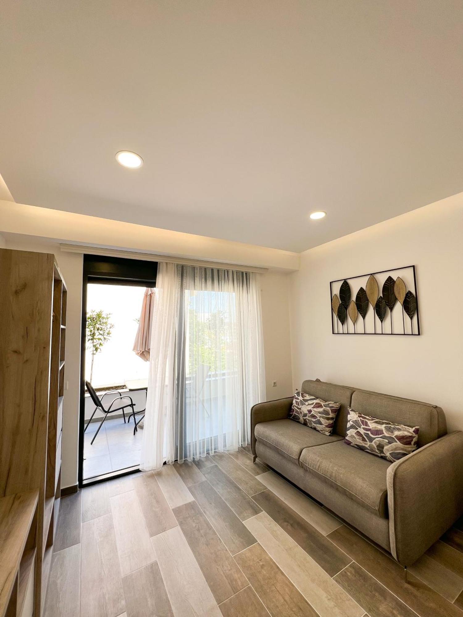 Square Residence Улцин Екстериор снимка