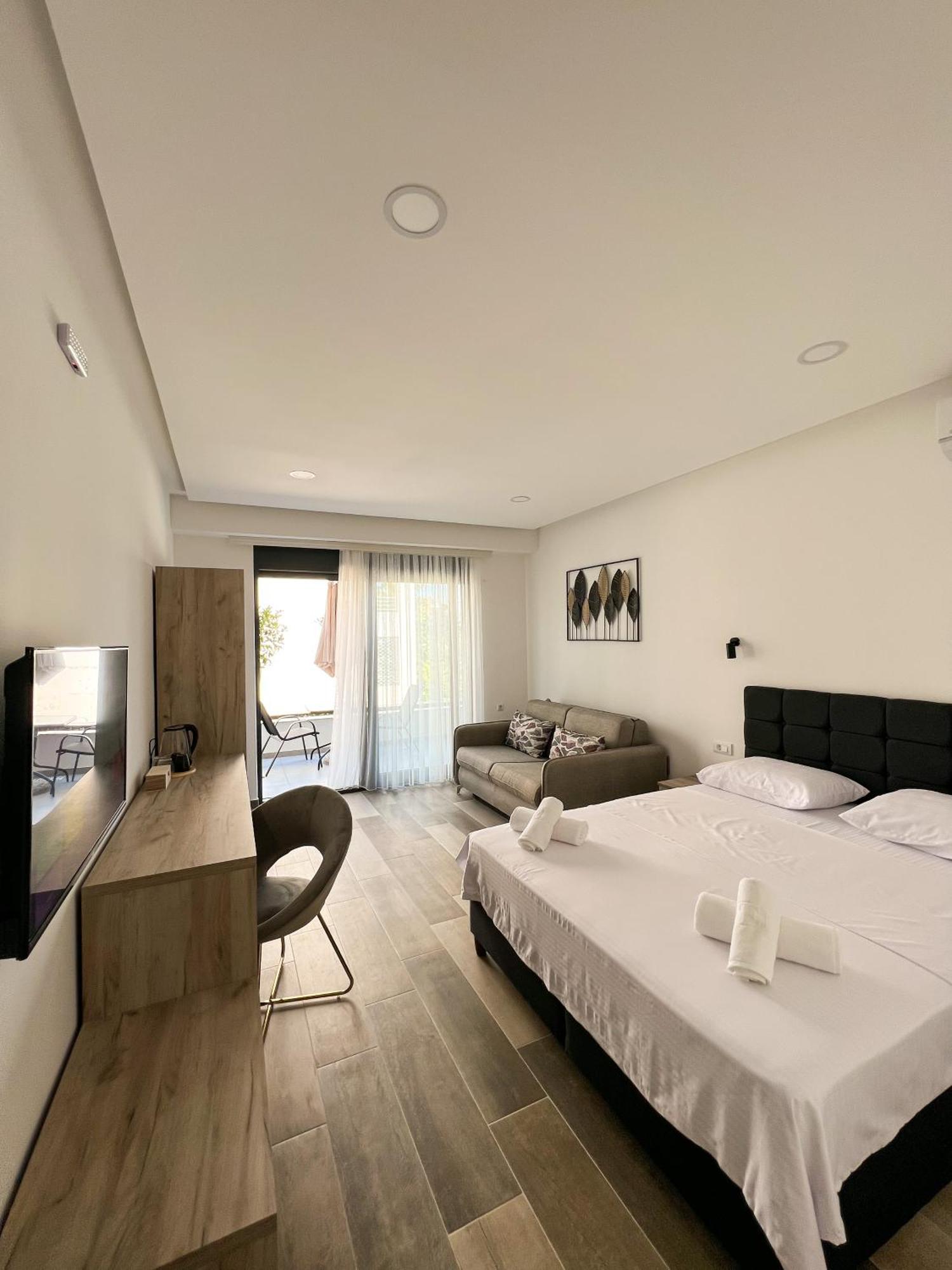 Square Residence Улцин Екстериор снимка