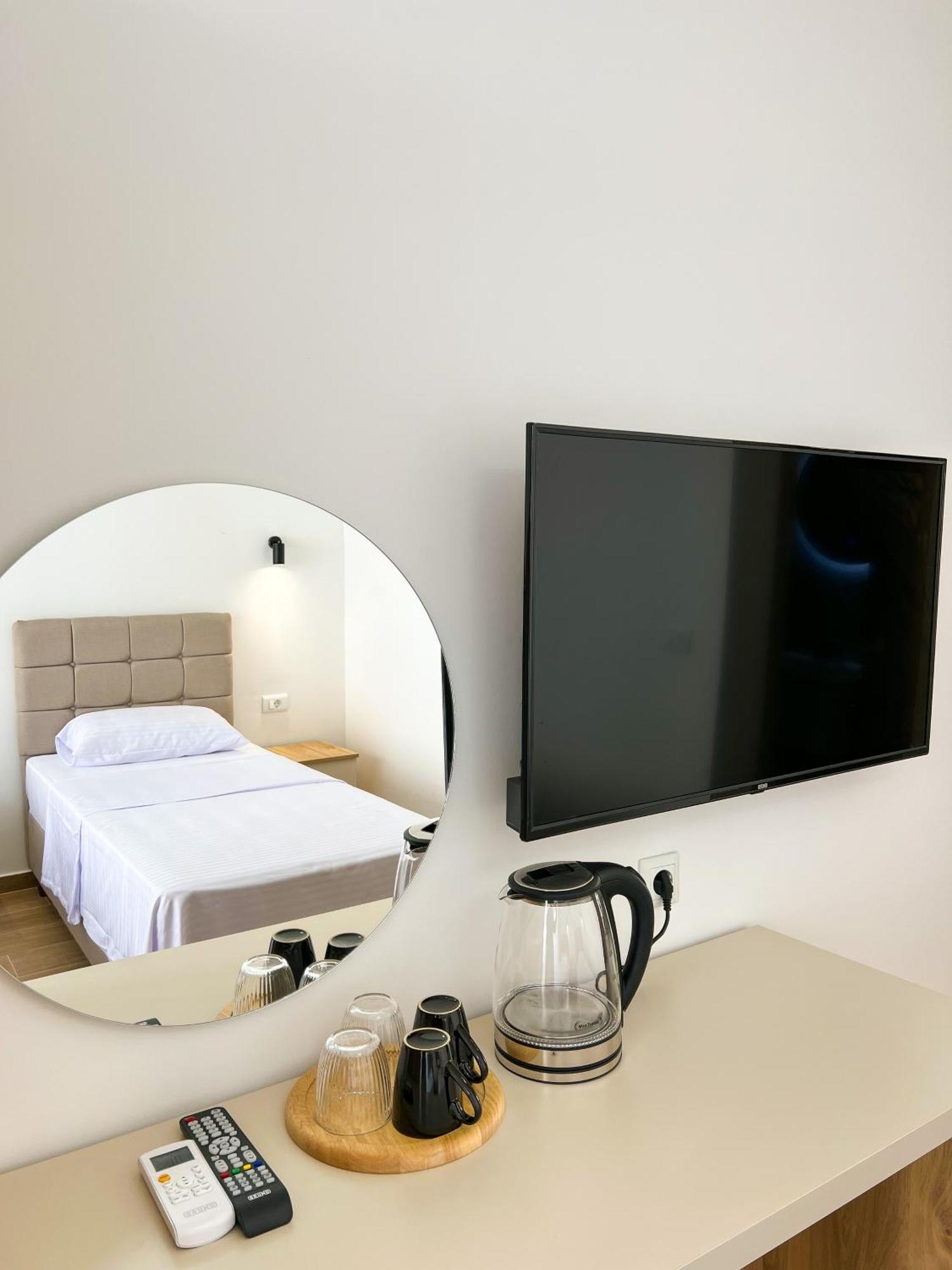 Square Residence Улцин Екстериор снимка