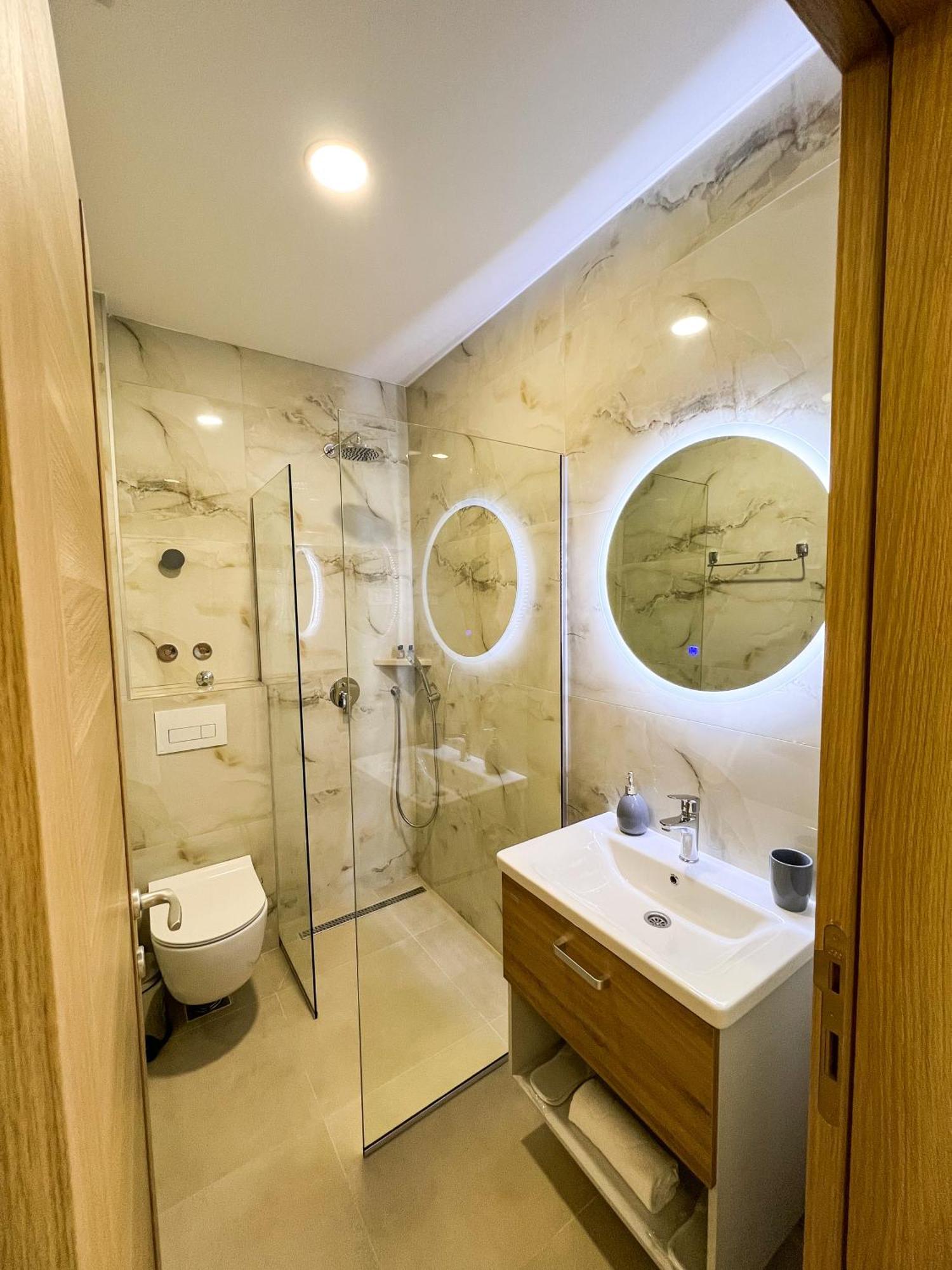 Square Residence Улцин Екстериор снимка