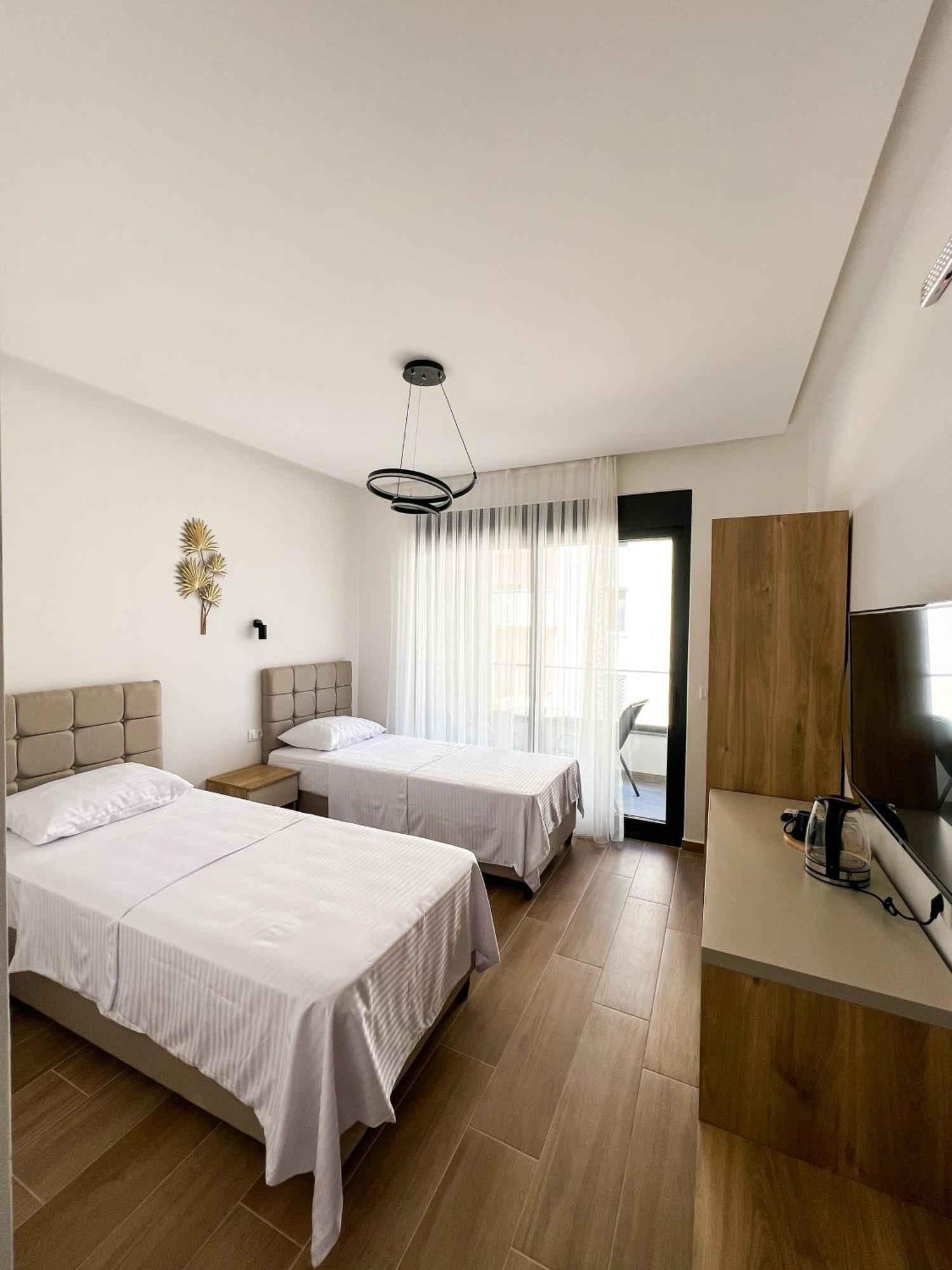 Square Residence Улцин Екстериор снимка