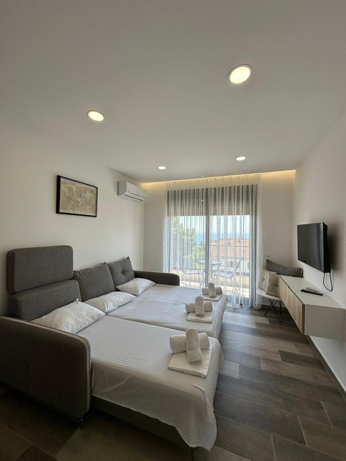 Square Residence Улцин Екстериор снимка
