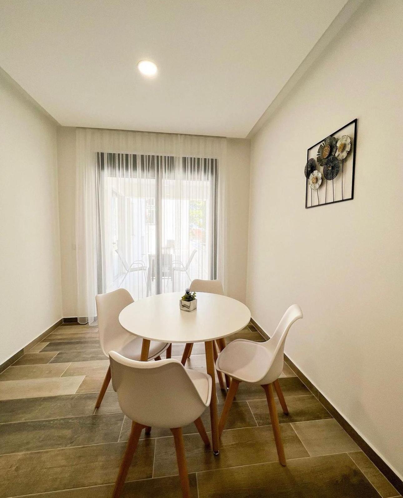Square Residence Улцин Екстериор снимка